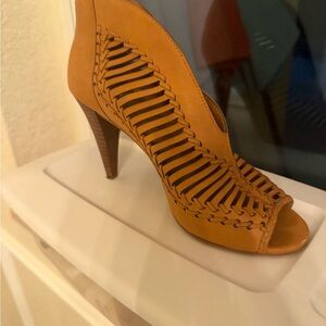 Vince Camuto Tan Peep-Toe Heels